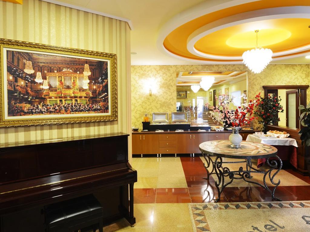 Hotel Austria Tirana Exterior foto