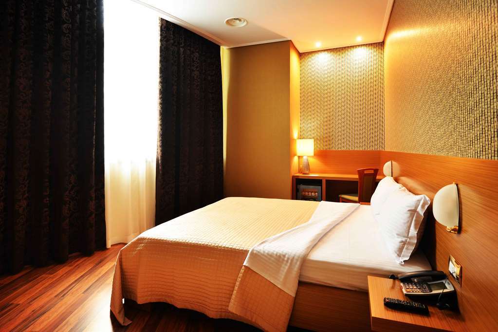 Hotel Austria Tirana Quarto foto
